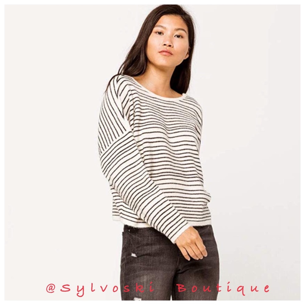 🔥Billabong Women's Pullover Sweater NWT - Picture 2 of 12